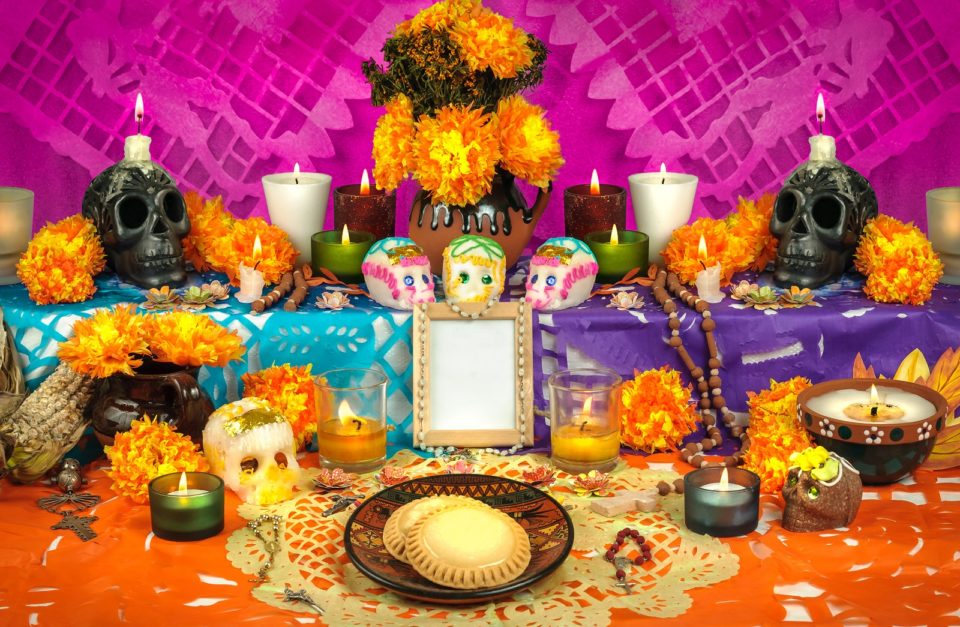 a Dia de los Muertos alter