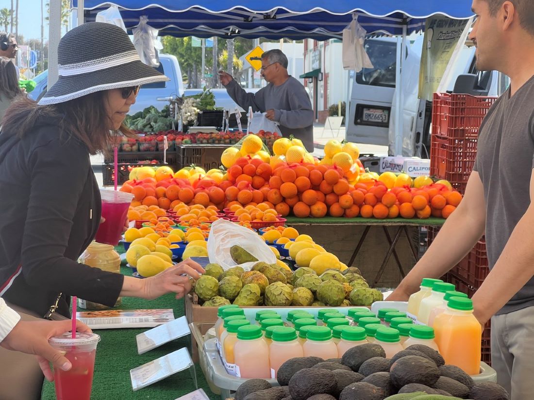 people at farmers market