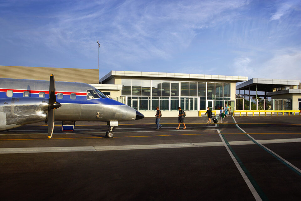 Plane with passengers