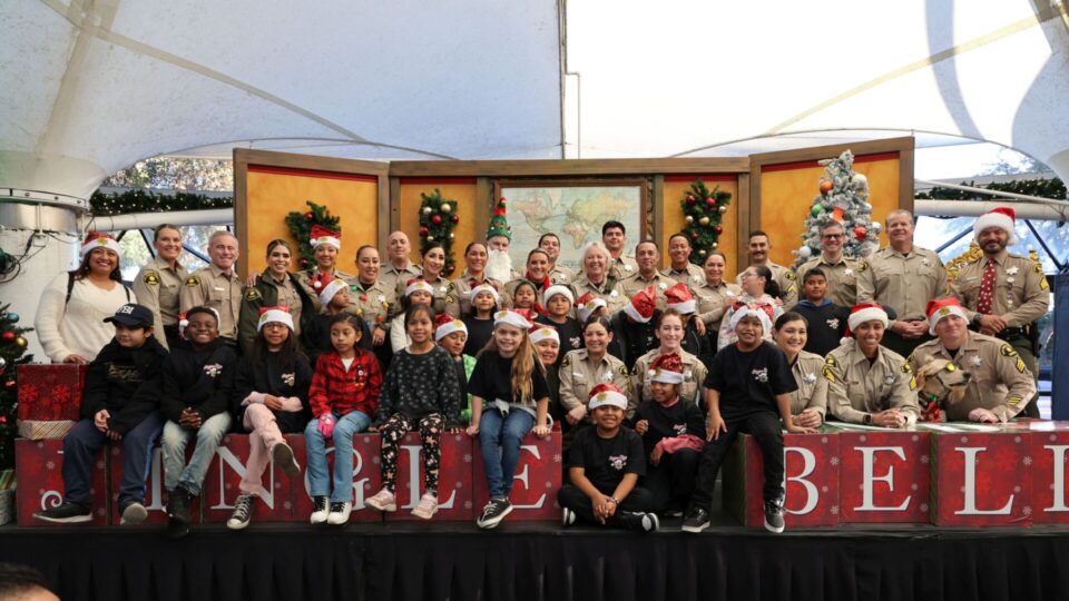 Sheriff Department Office with their students. 