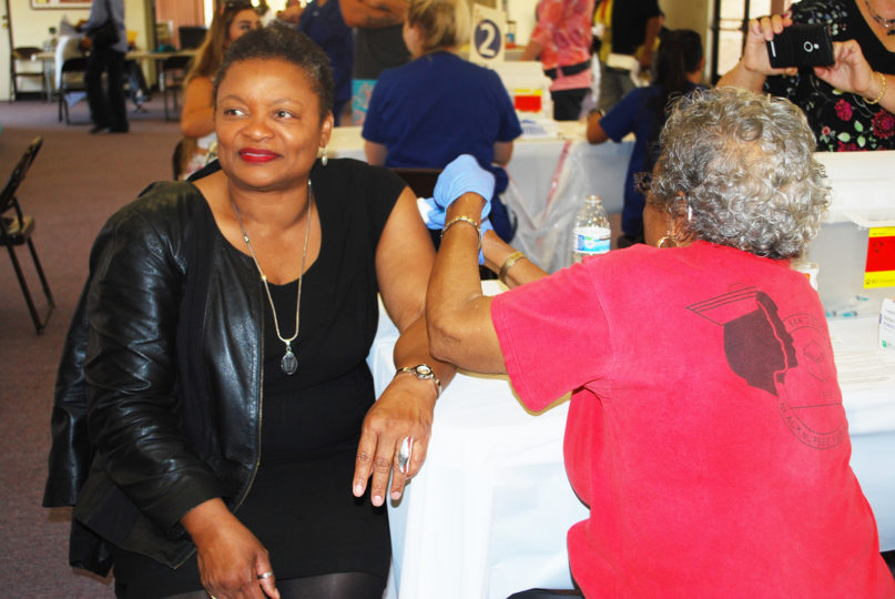 patient getting flu shot