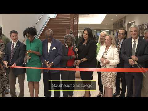 people at ribbon cutting